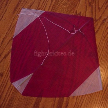 Segel: appliziert
Segelmaterial: Ripstop-Nylon
Bogenstab: Carbon 1,2 mm
Mittelstab: Bambus
Gesamtgewicht: 7,0 g Segel: appliziert
Segelmaterial: Ripstop-Nylon
Bogenstab: Carbon 1,2 mm
Mittelstab: Bambus
Gesamtgewicht: 7,0 g
